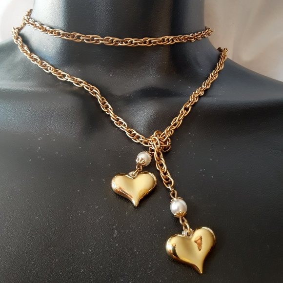 Jewelry - Lariat Gold tone chain pearl heart
